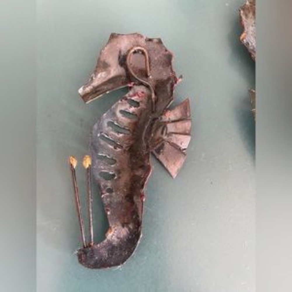 Red Metal Seahorse Wall Accent Set - Picture 3 of 7